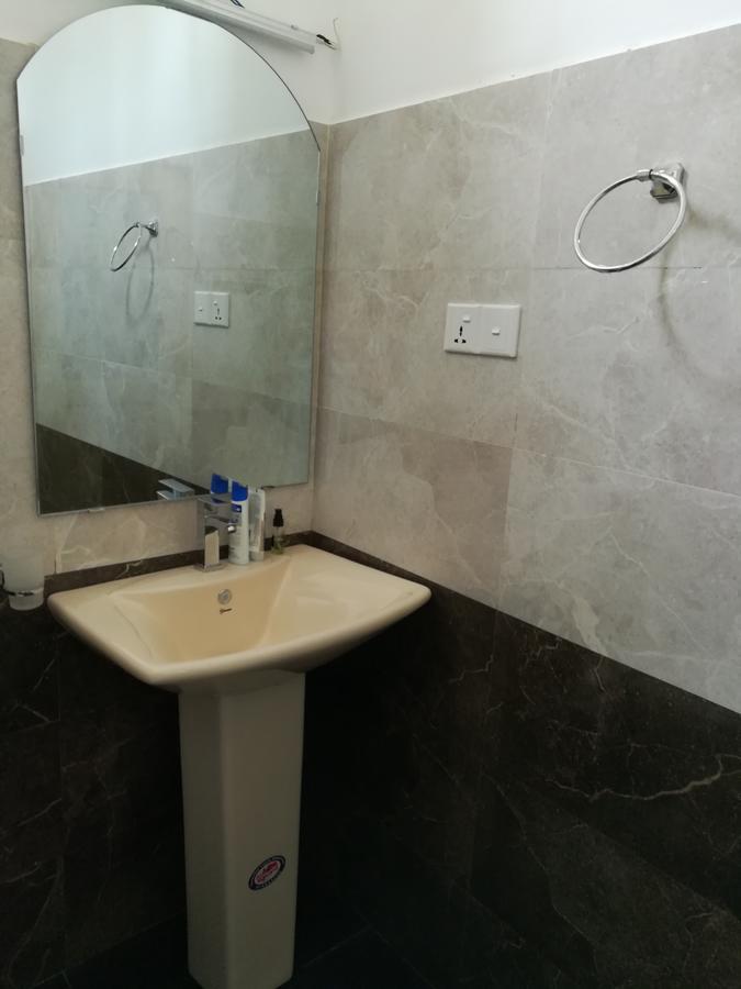Sea Breeze Hotel Bentota Bagian luar foto