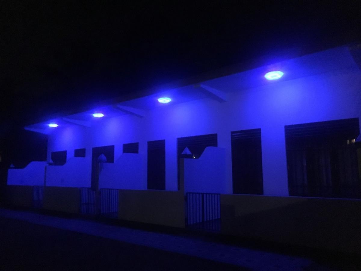 Sea Breeze Hotel Bentota Bagian luar foto